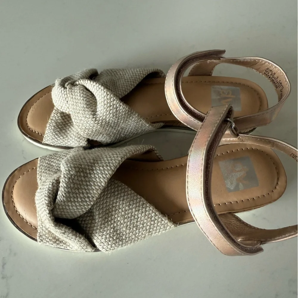 New DV By Dolce Vita girls Davis woven Sandal Size: 3